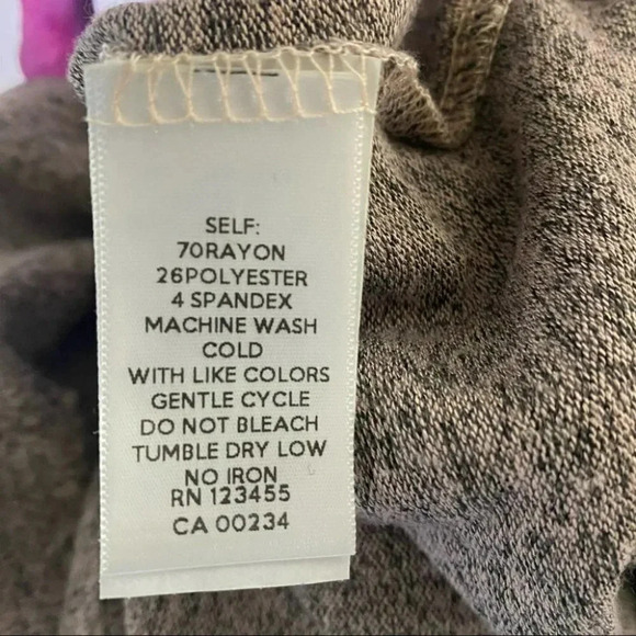 Design Labs Lord & Taylor M sexy pink‎ surplice cold shoulder top - Picture 5 of 6